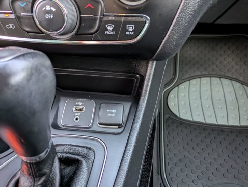 Used 2020 Jeep Cherokee Latitude Plus image 24