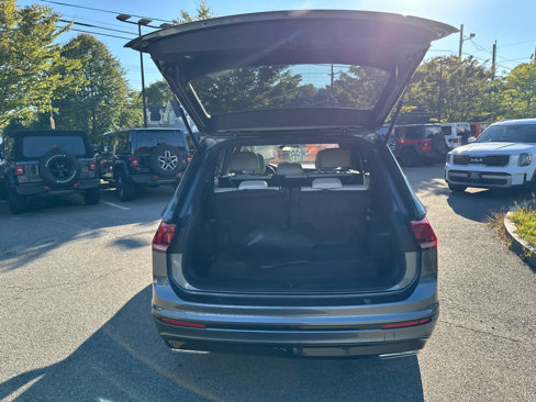 Used 2021 Volkswagen Tiguan SE R-Line w/ 3rd Row Seat Package image 39