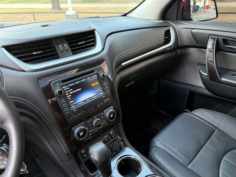 Used 2017 Chevrolet Traverse Premier image 24
