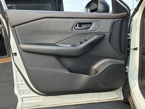 Used 2021 Nissan Rogue S image 21