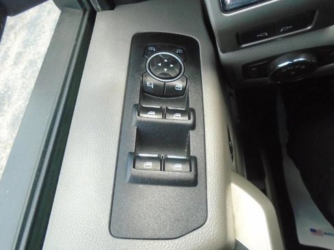 Used 2016 Ford F150 4x4 SuperCrew image 25