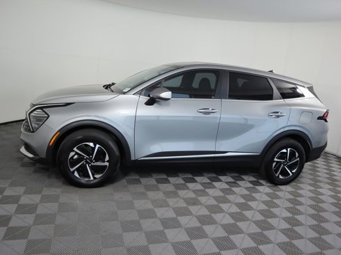 Used 2024 Kia Sportage LX image 8