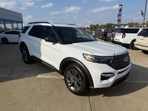 Used 2021 Ford Explorer XLT w/ Equipment Group 202A image 7