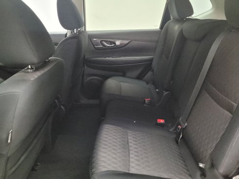 Used 2019 Nissan Rogue SV image 18