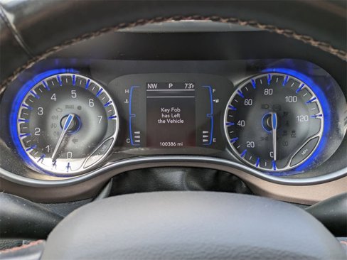 Used 2019 Chrysler Pacifica Touring-L image 17