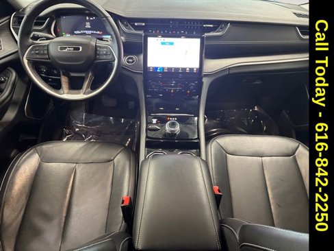 Used 2022 Jeep Grand Cherokee L Limited image 15