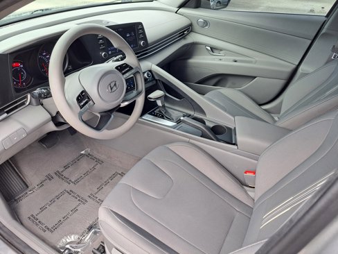 Used 2023 Hyundai Elantra SEL image 10