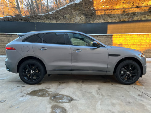 Used 2025 Jaguar F-PACE R-Dynamic S image 7