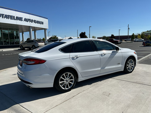 Used 2018 Ford Fusion Energi SE image 2