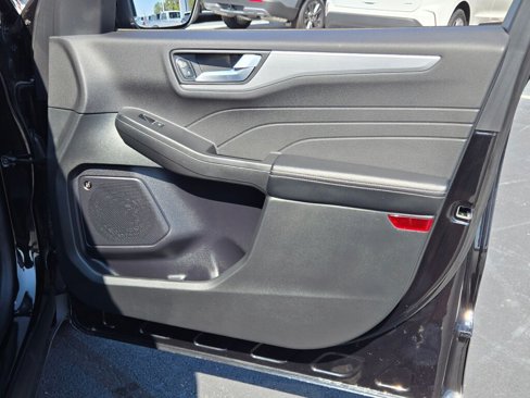 Used 2023 Ford Escape Platinum w/ Premium Technology Package image 23