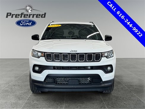 Used 2024 Jeep Compass Latitude image 10