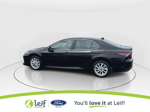 Used 2023 Toyota Camry LE image 5