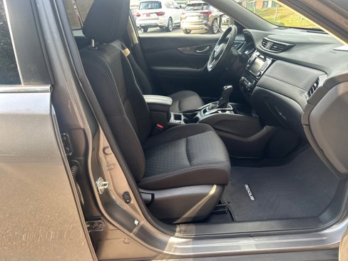 Used 2019 Nissan Rogue SV image 13