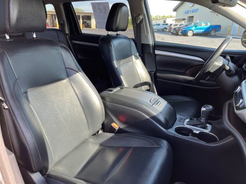 Used 2018 Toyota Highlander XLE image 21