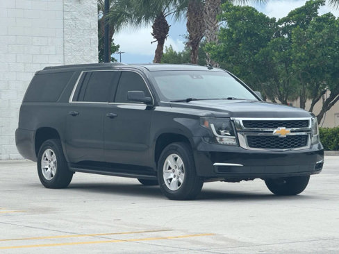 Used 2015 Chevrolet Suburban LT image 3