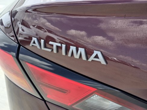 Used 2024 Nissan Altima 2.5 SV image 9