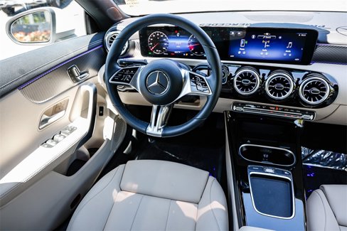 Used 2025 Mercedes-Benz CLA 250 4MATIC image 14