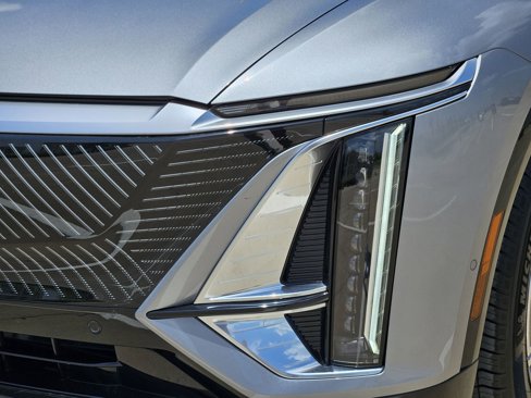 New 2025 Cadillac Lyriq Luxury image 10