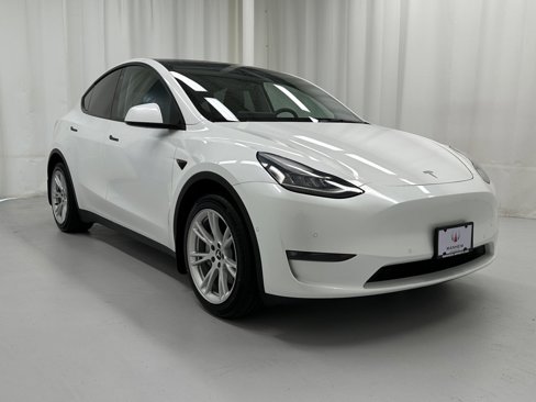 Used 2021 Tesla Model Y Long Range image 2