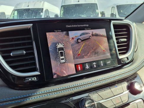 Certified 2021 Chrysler Pacifica Touring-L image 19