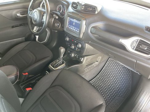 Used 2020 Jeep Renegade Latitude w/ Cold Weather Group image 27