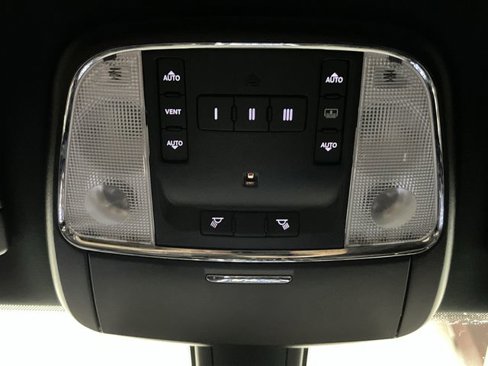 Used 2019 Chrysler 300 S image 25