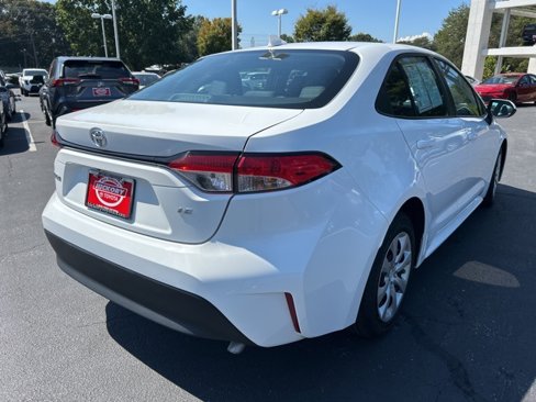 Used 2023 Toyota Corolla LE image 5
