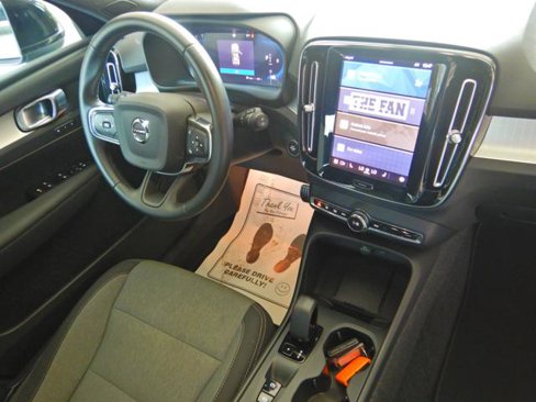 Used 2025 Volvo XC40 B5 Core image 17