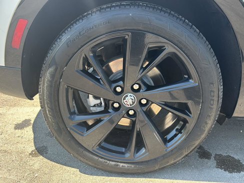 Used 2023 Buick Envision Essence w/ Sport Touring Package image 11
