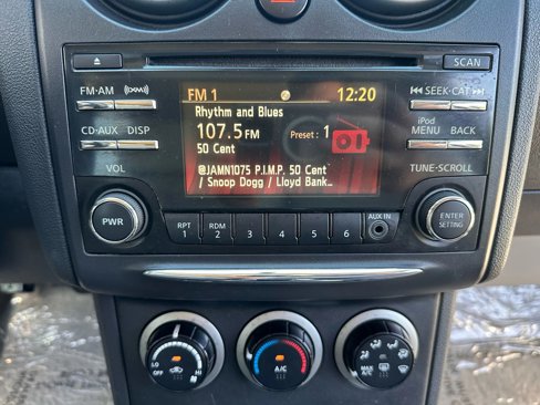 Used 2013 Nissan Rogue SV image 18