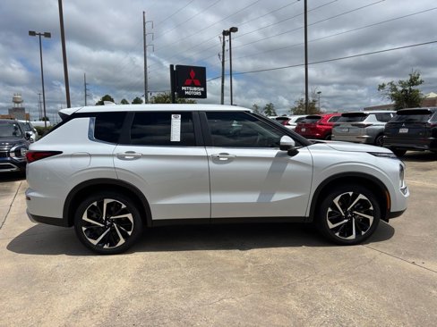 Used 2024 Mitsubishi Outlander SE image 8