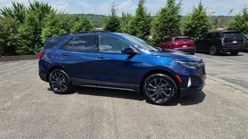 Used 2022 Chevrolet Equinox RS w/ LPO, Floor Liner Package image 3