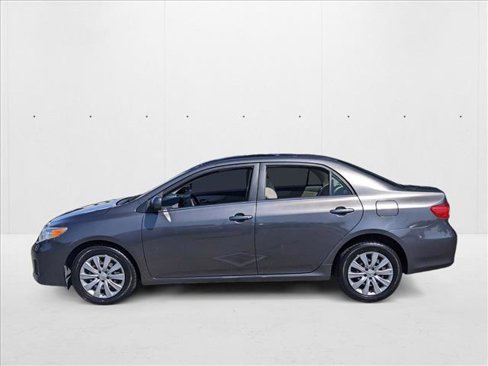 Used 2013 Toyota Corolla LE image 9