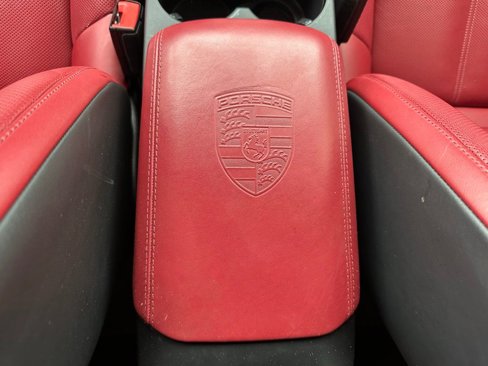 Used 2024 Porsche Macan image 30