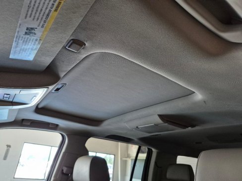 Used 2016 Chevrolet Suburban LT image 13