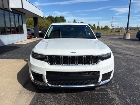 Used 2023 Jeep Grand Cherokee L Laredo image 6