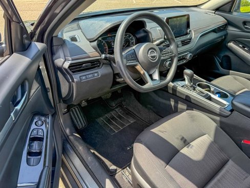 Used 2023 Nissan Altima 2.5 SV image 8