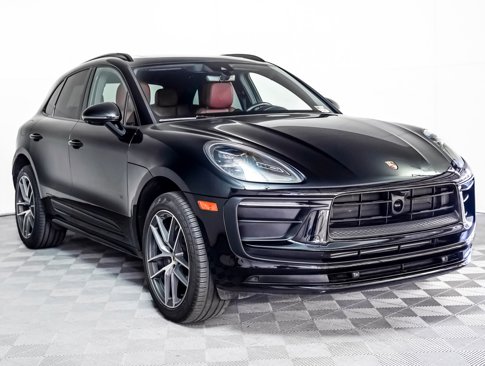 Certified 2024 Porsche Macan image 8