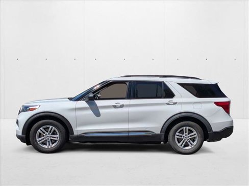 Used 2020 Ford Explorer XLT image 9
