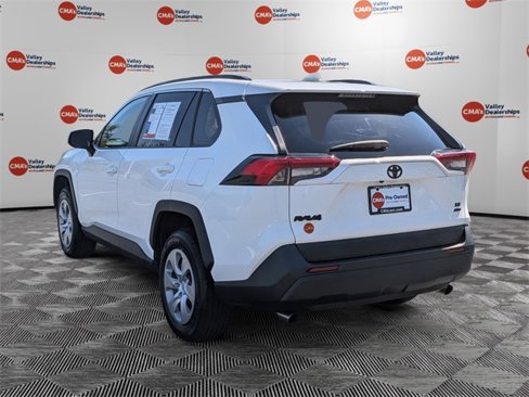 Used 2021 Toyota RAV4 LE image 7