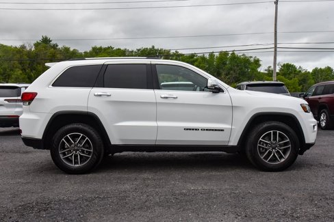 Certified 2021 Jeep Grand Cherokee Limited w/ Premium Lighting Group image 2