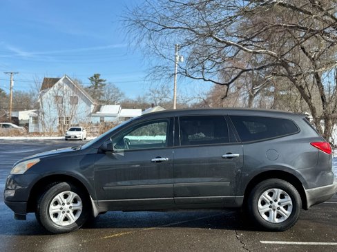 Used 2011 Chevrolet Traverse LS image 5