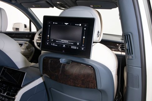 Used 2023 Bentley Bentayga Extended Wheelbase image 74