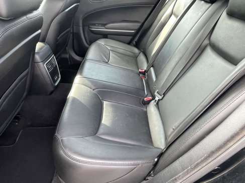 Used 2019 Chrysler 300 Touring L w/ Quick Order Package 22F image 12