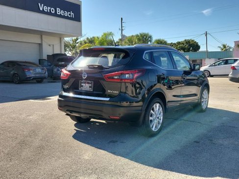 Used 2022 Nissan Rogue Sport SV w/ Technology Package image 6