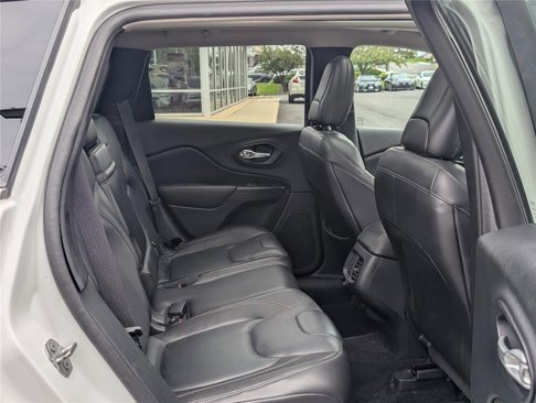 Used 2016 Jeep Cherokee Limited w/ Luxury Group image 10