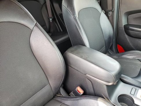 Used 2014 Hyundai Tucson SE image 30