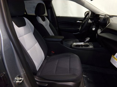 New 2025 Chevrolet Trax LS image 8