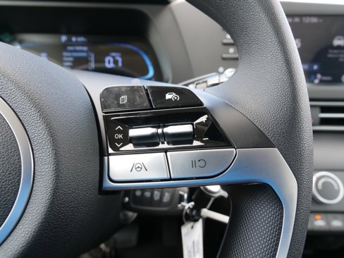 New 2025 Hyundai Elantra SE image 22