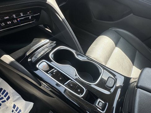 Used 2023 Buick Envision Essence image 18